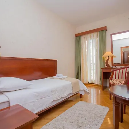 Plava Laguna Pensjonat 3*