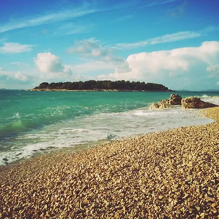 بيت ضيافة Plava Laguna 3*